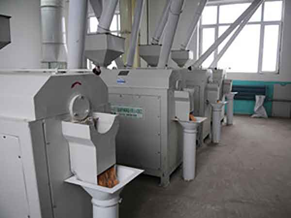 corn peeling machine.jpg