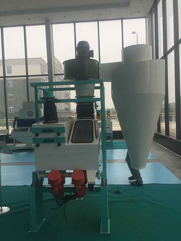 maize cleaning machine .JPG